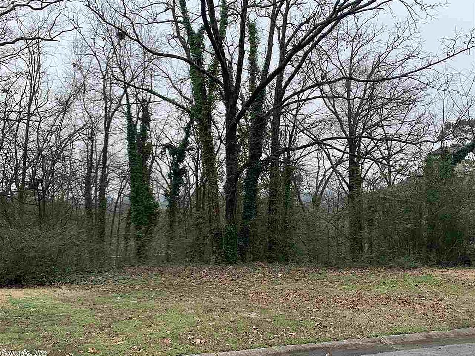 1st image of 19 Janwood Dr