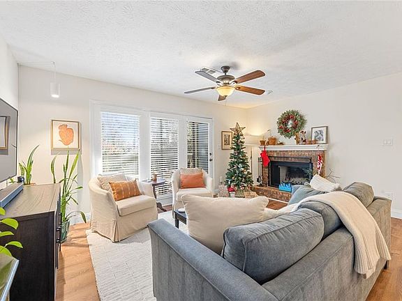 2nd image of 414 Tuxworth Cir