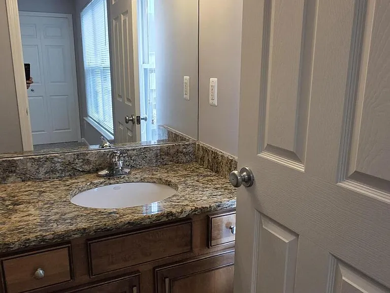 1578 Kessler Ave — Photo 15