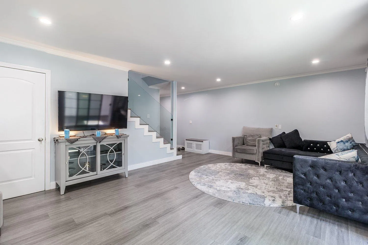 2 bed, 2.5 bath, 1230 sqft, $3,300 — Photo 1