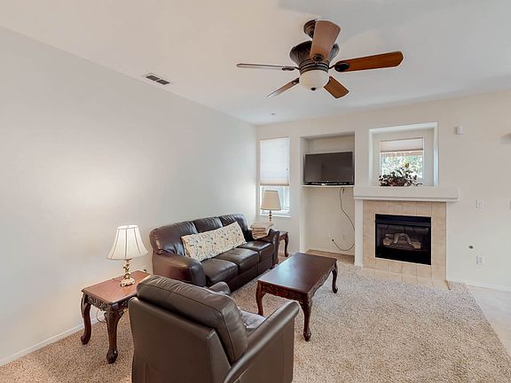 4th image of 928 Cranston Dr