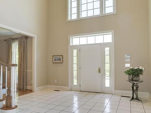 2 story foyer