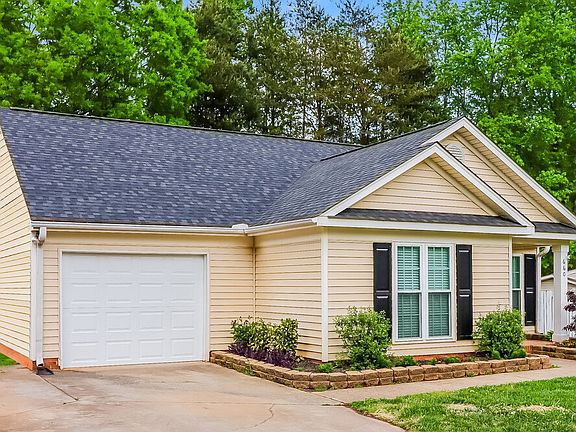3rd image of 660 Rebecca Jane Dr