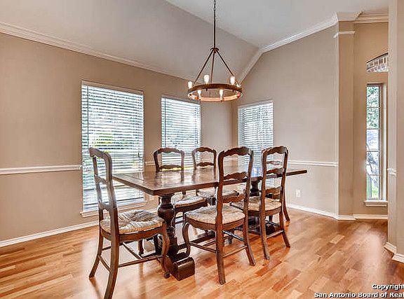 4th image of 18810 Oakwood Bnd