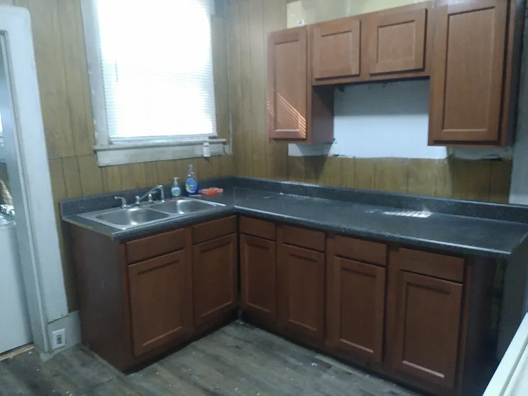 1119 N Main St — Photo 9