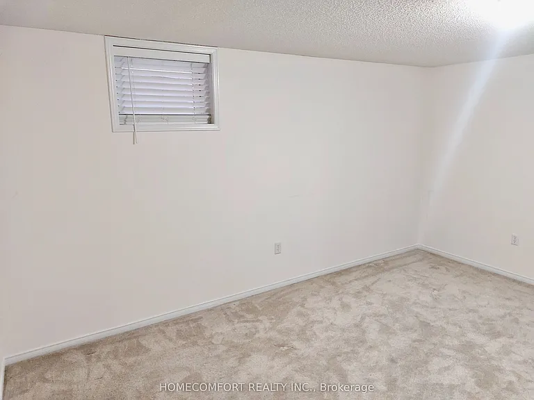 11 Catherine Dr #LOWER — Photo 6