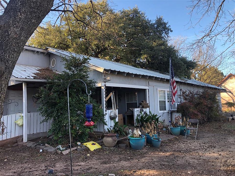 1st image of 218 East St