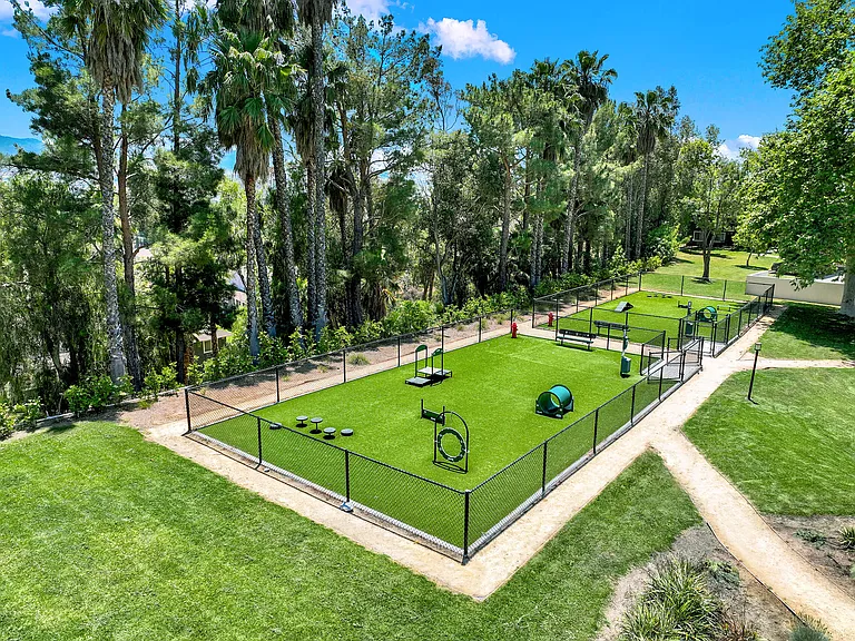 Monterra Ridge Apartments — Photo 9