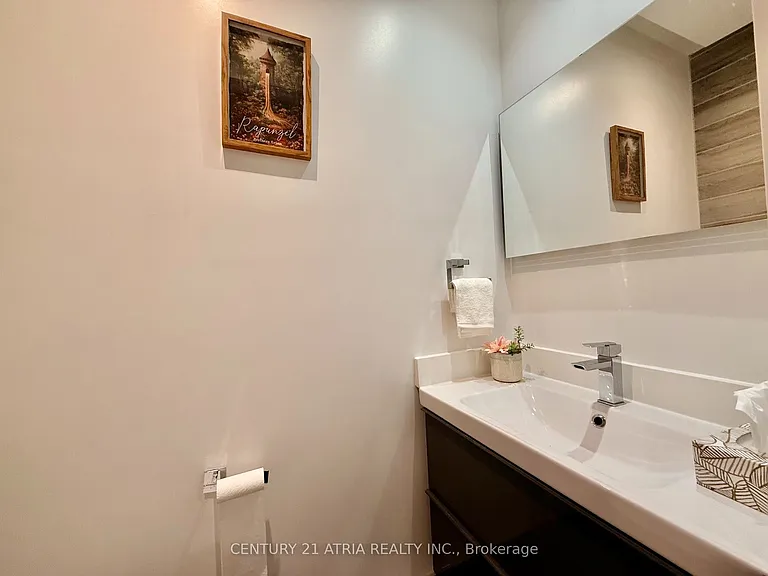 10 Palmerston Ave — Photo 45