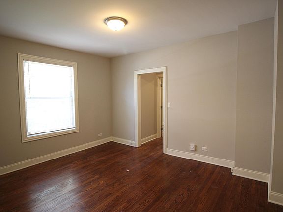 4th image of 4004 N Hamlin Ave #2S