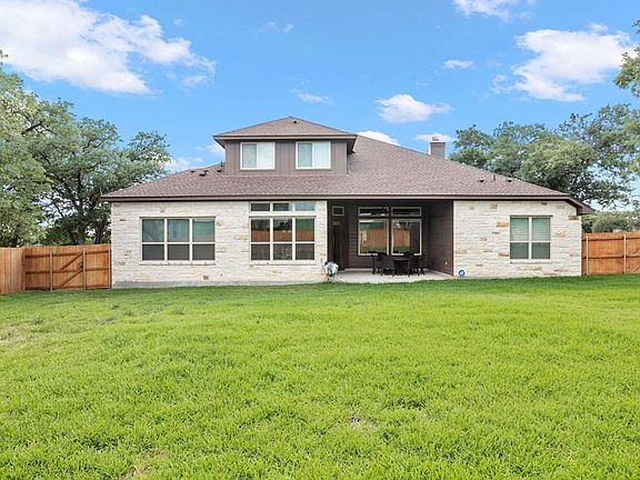 3rd image of 324 Ellebracht Dr
