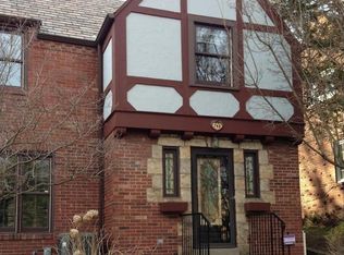 748 Country Club Dr, Pittsburgh, PA