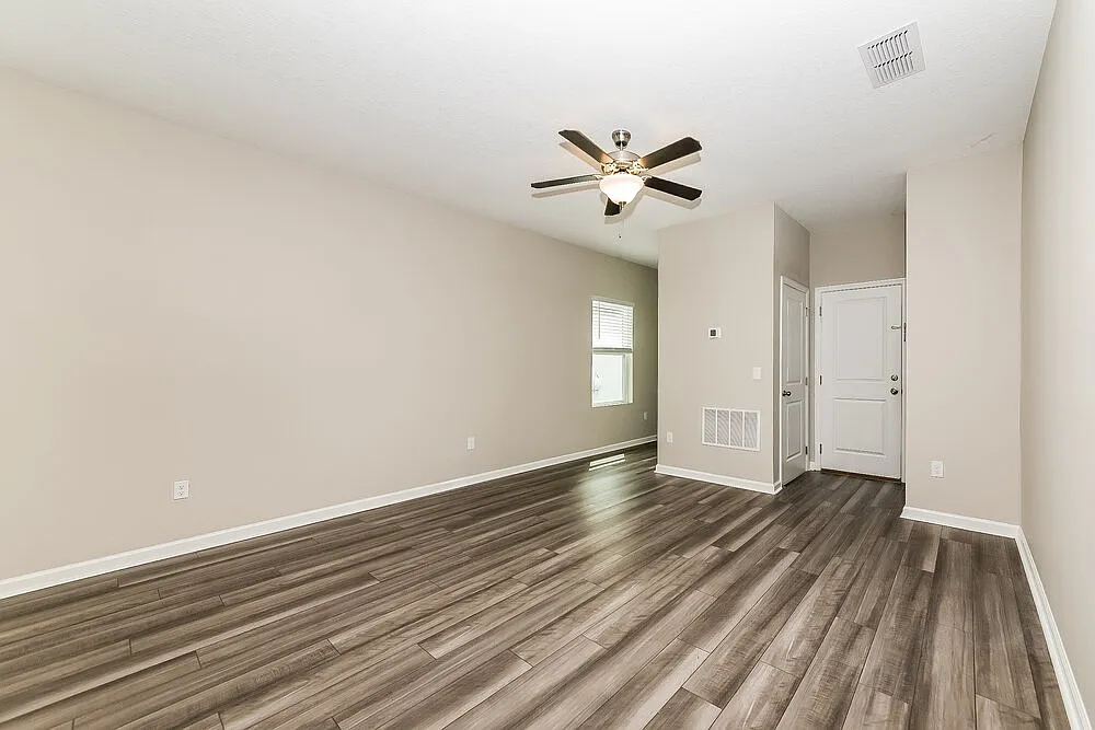 3 bed, 2.0 bath, 1412 sqft, $1,930 — Photo 4