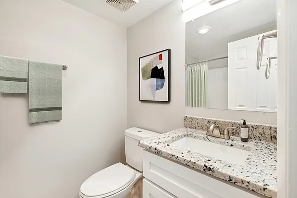 Eagle Rock Apartments at West Springfield — Photo 8
