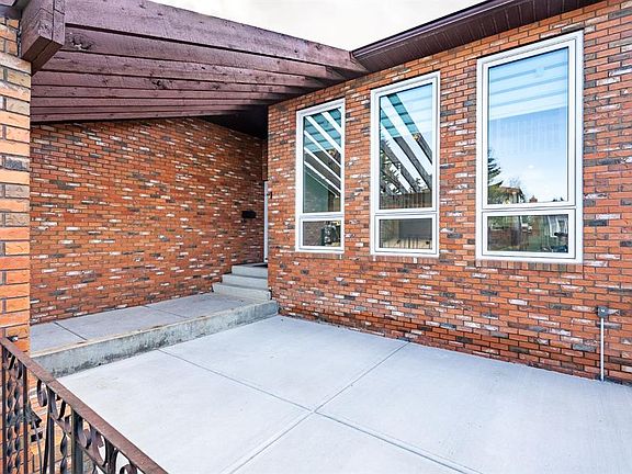 4th image of 76 S Beaconsfield Way NW