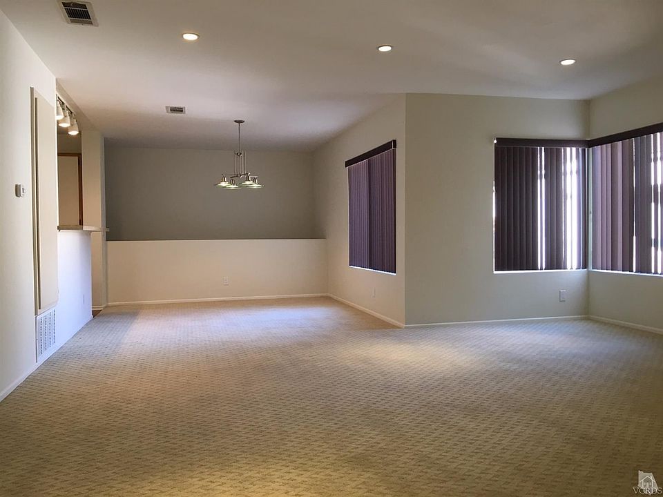 1st image of 105 N Via Colinas