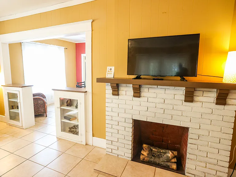818 7th Ave N #1 — Photo 4