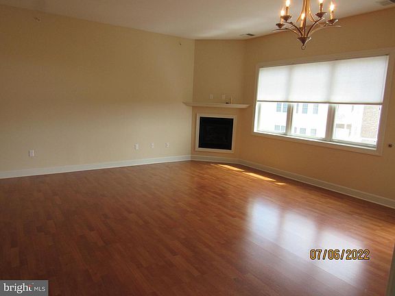 4th image of 300 Tyler Ct Unit 447