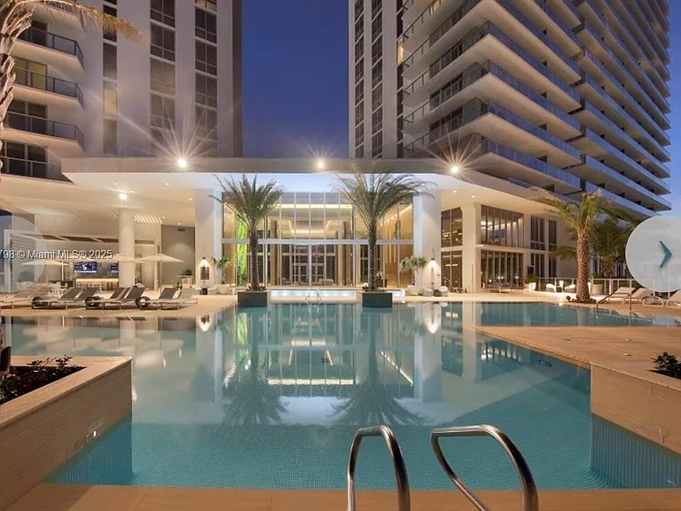 16385 Biscayne Blvd #2720 — Photo 2