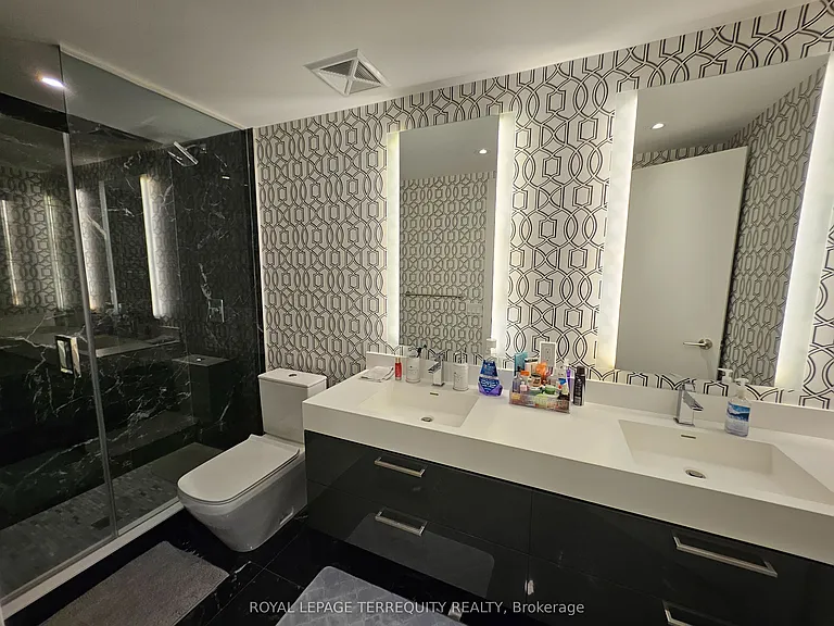 1 Yorkville Ave #4401 — Photo 13