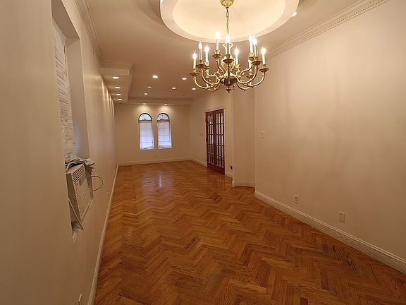 3rd image of 123 Avenue Unit 1