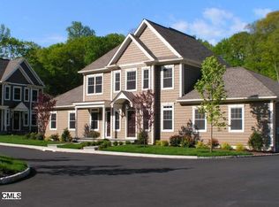 110 Colonial Village Cir, Trumbull, CT 06611