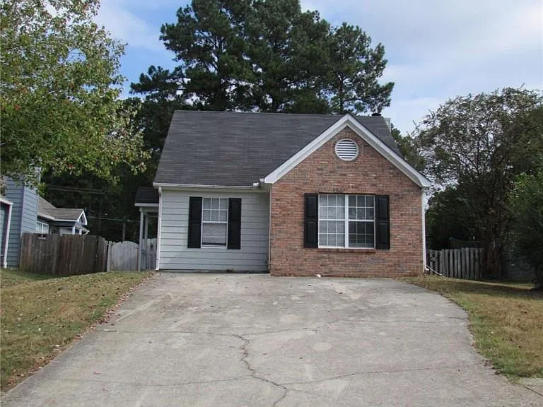 1504 Cain Ct — Photo 1