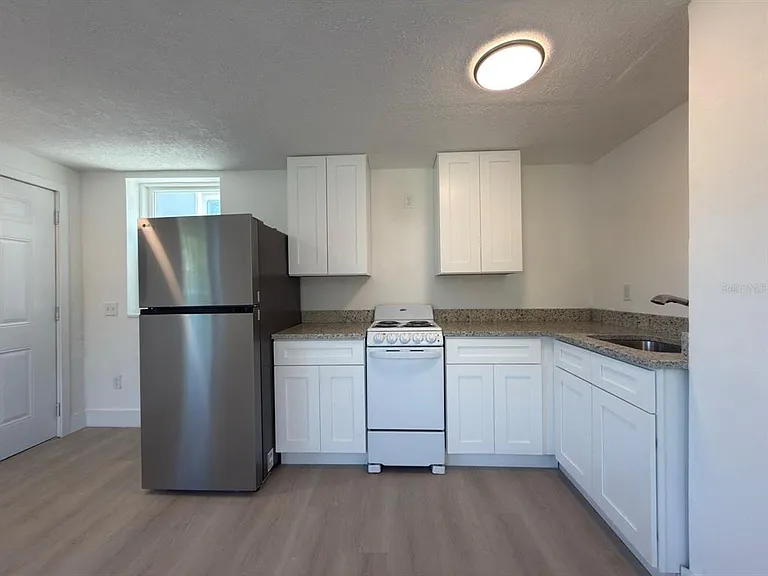 401 E Columbus Dr #2 — Photo 4