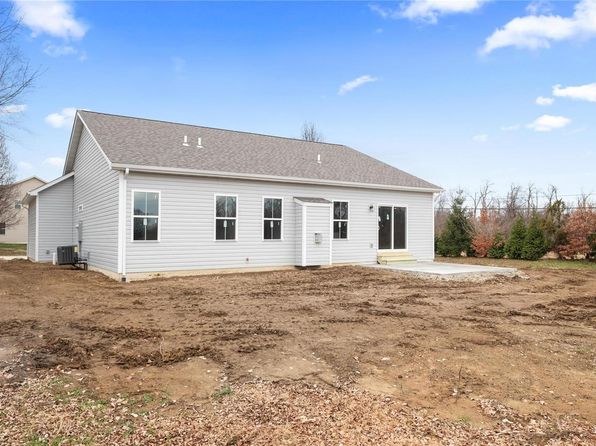 690 Vinci Dr, Caseyville, IL 62232