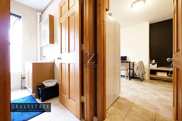 Rented by ZealEstate Group Inc | media 32