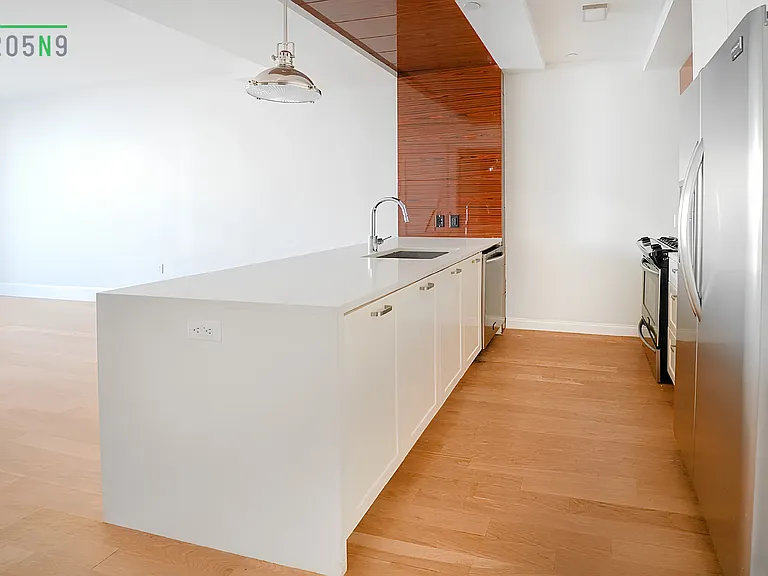 205 N 9th St #5L — Photo 1