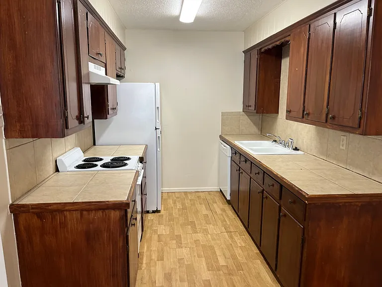 617 S Hancock St — Photo 9