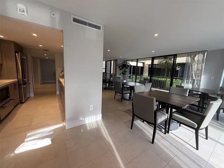 859 Jeffery St #1040 — Photo 40