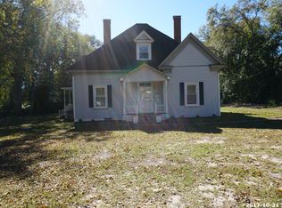 411 W 5th Ave, Raeford, NC 28376