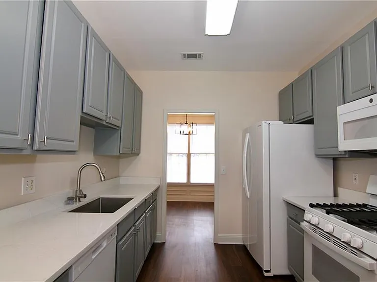 3060 Winston Terrace Ct — Photo 6