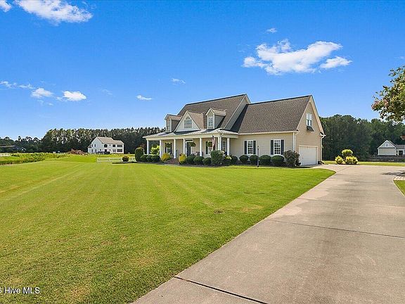 3rd image of 3631 Fountain Hill Drive