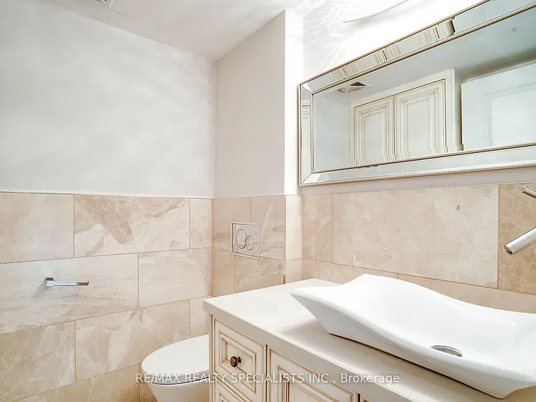 100 Arbors Ln #Townhouse 5 — Photo 32