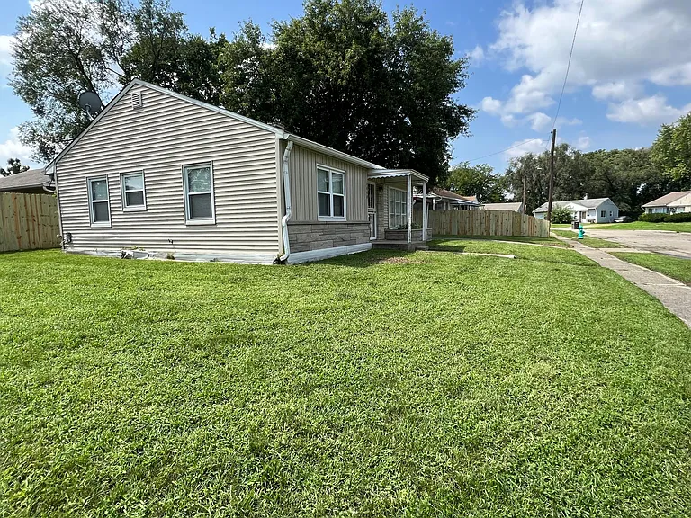1442 E Lynn Dr — Photo 10