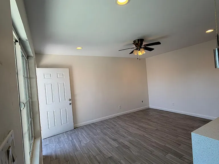 4253 1/2 Altadena Ave — Photo 10