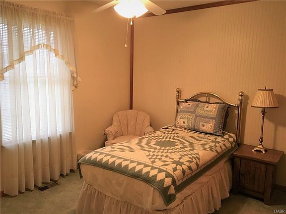 4th image of 4871 Franlou Ave