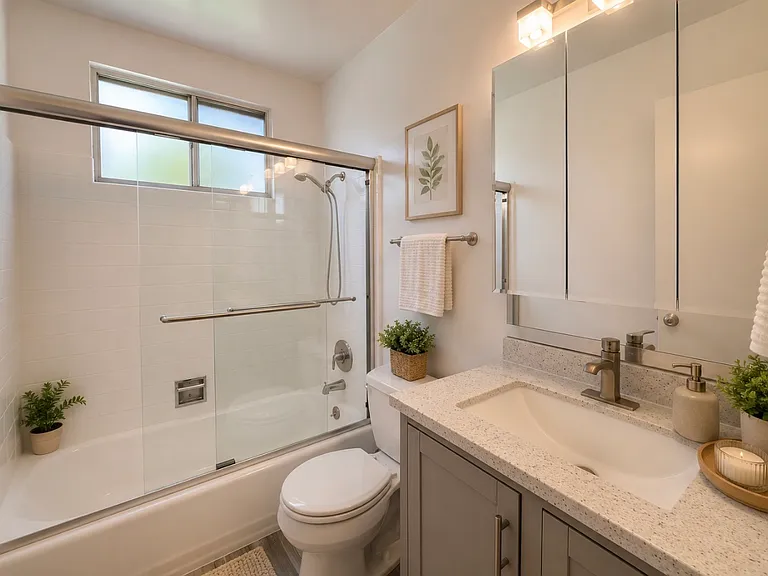 11818 Gateway Blvd #3 — Photo 24