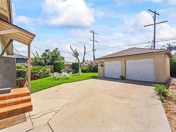 5th image of 1024 Leonard Ave