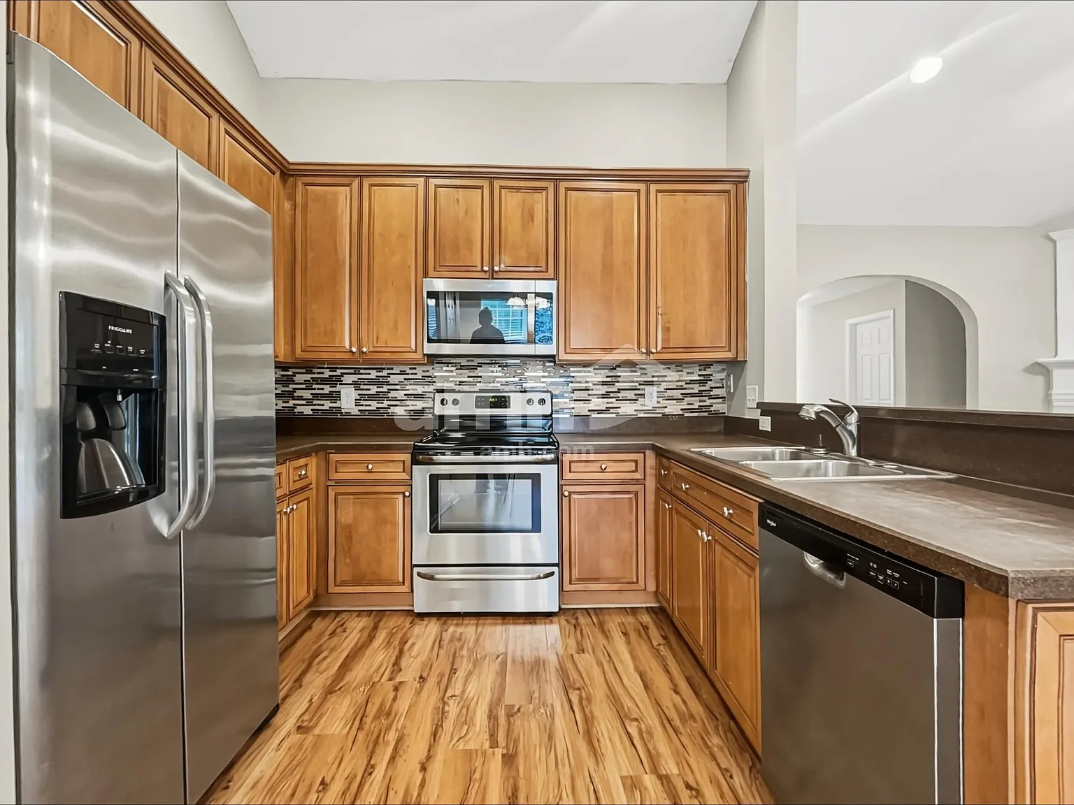 3 bed, 2.5 bath, 1895 sqft, $2,870 — Photo 3