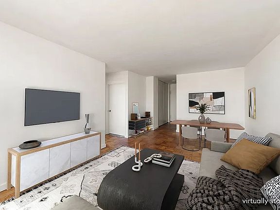 3rd image of 2025 Broadway APT 21F