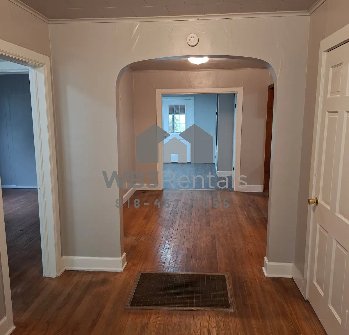 3 bed, 1275 sqft, $895 — Photo 2