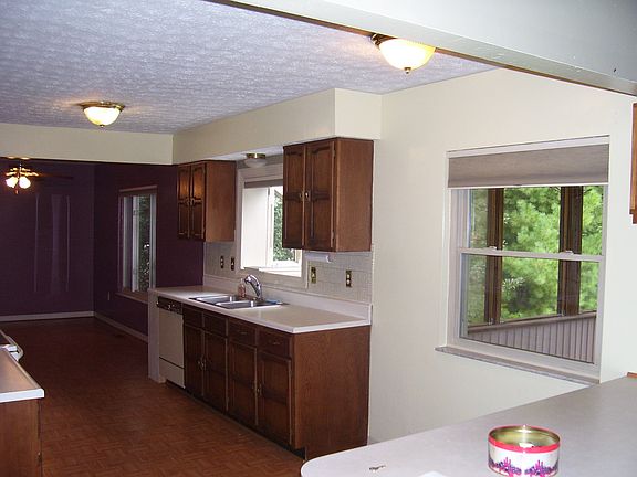 3rd image of 631 Tealwood Dr