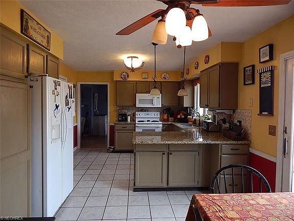 2nd image of 730 Wedgewood Dr