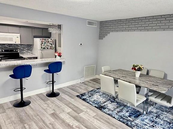 4th image of 284 NW 69th Ave APT 279