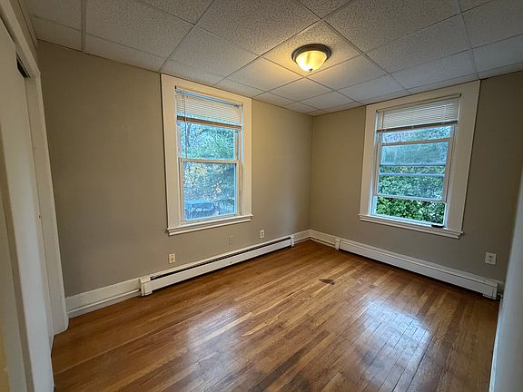3rd image of 61 Lincoln Ave #2