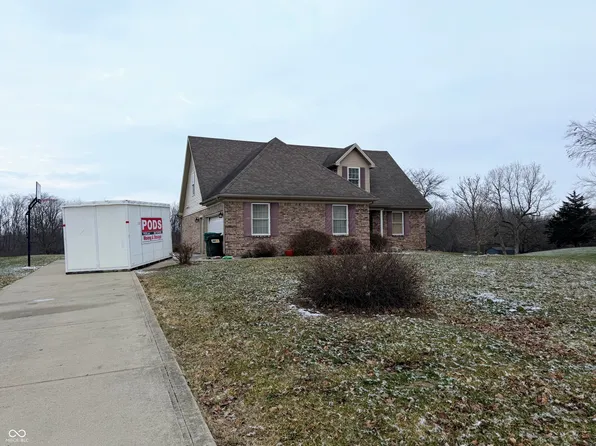 1197 Chapman Dr, Greenfield, IN 46140